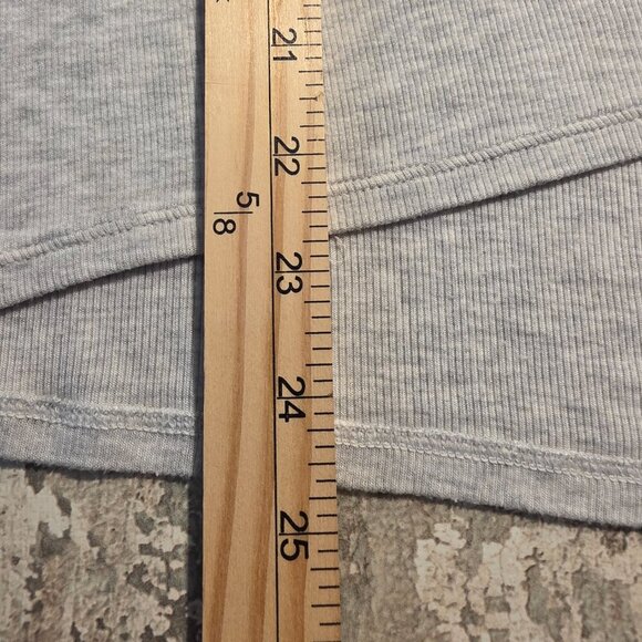 Athleta Women's High Low Short Sleeve Gray Top size Medium - Picture 6 of 6